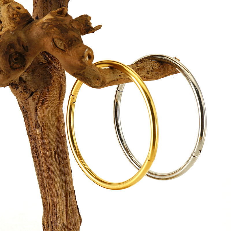 Smooth Plain Bangle in 18k Gold-Plated Stainless Steel