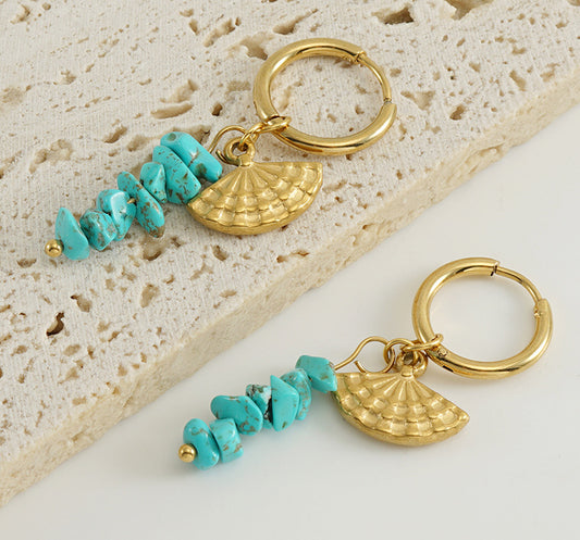 Hoop Earrings with Turquoise & Fan-Shaped Seashell in 18k Gold-Plated Stainless Steel