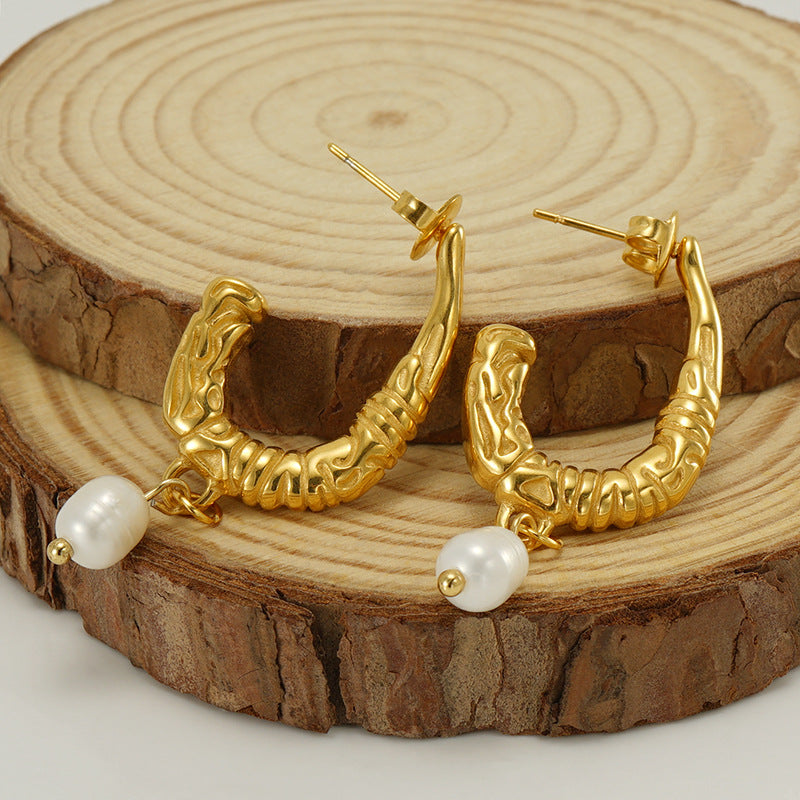 Unique Pearl Stud Earrings in 18k Gold-Plated Stainless Steel