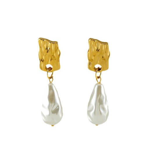 Beautiful Pearl Drop Earrings in 18k Gold-Plated Stainless Steel