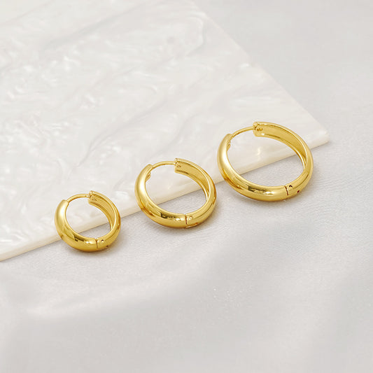 Perfect Hoop Earrings in Different Sizes in 18k Gold-Plated Stainless Steel