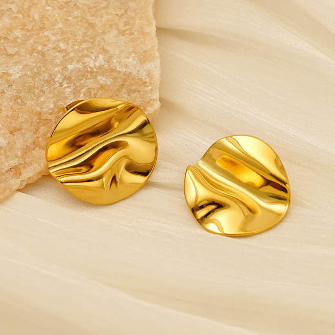 Circle-Inspired Wave Earrings in Gold Plated Stainless Steel